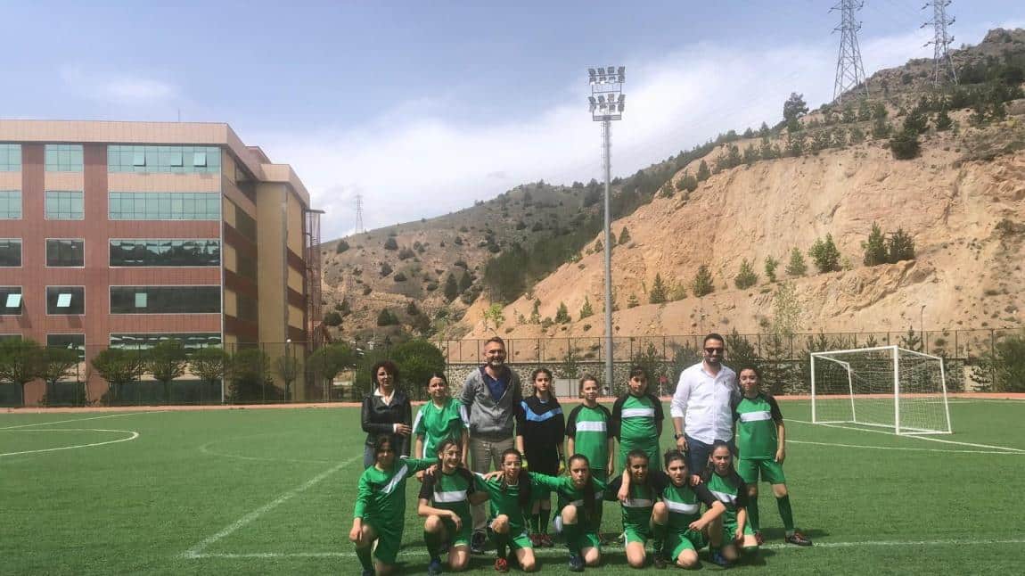 Kız Futbol Takımımız Türkiye Yarı Finallerine Adını Yazdırdı.